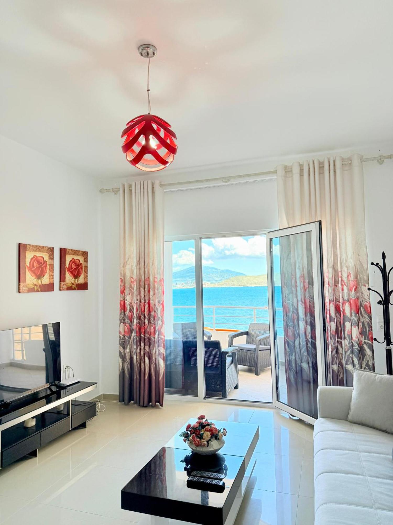 Apartment Red Infinity Seaview *